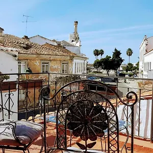Happy Terrace Downtown Tiny House 100% Portuguese Hébergement de vacances